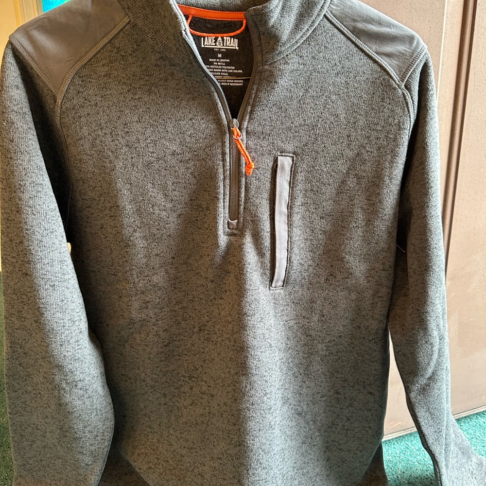 Lake & Trail Gray Pullover with Leather Accents Medium New